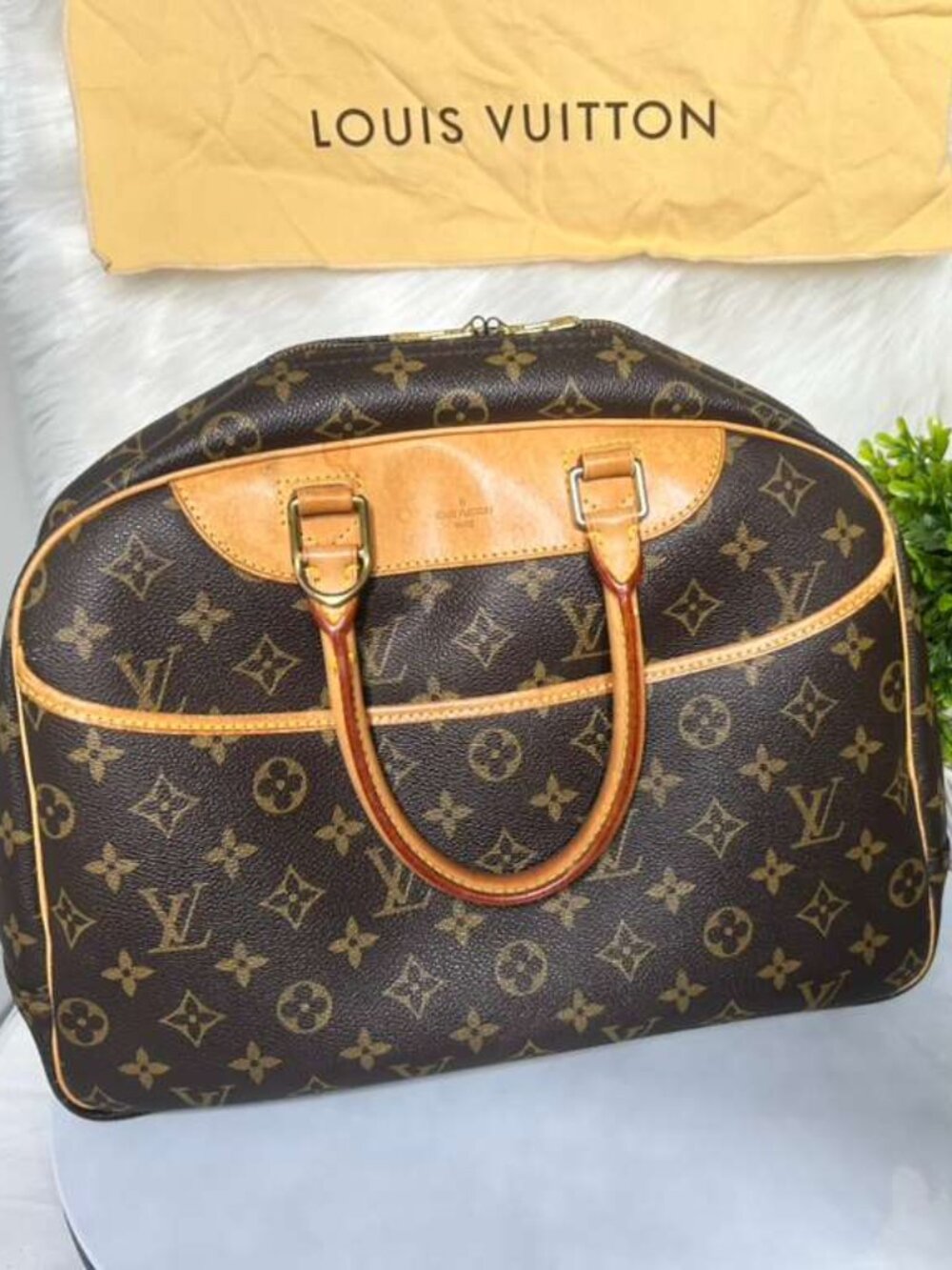💎✨STUNNING✨💎AUTHENTIC LV Deauville Hand bag